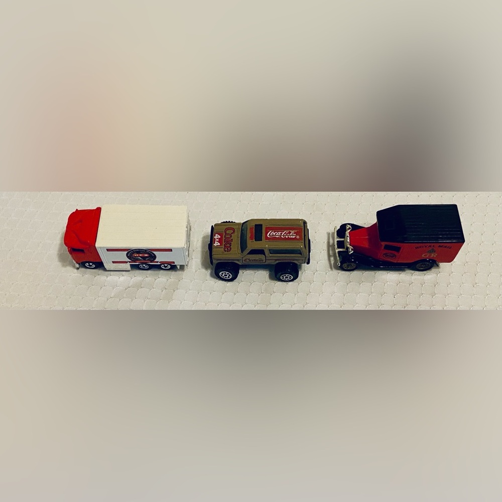 Mix Match Coca Cola, HEB & UK Royal Mail Vehicles. Used
